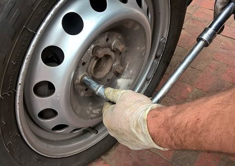 Emergency tyre fitting by Mobile Tyres